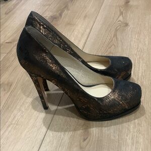 Like new! Chinese Laundry Elise